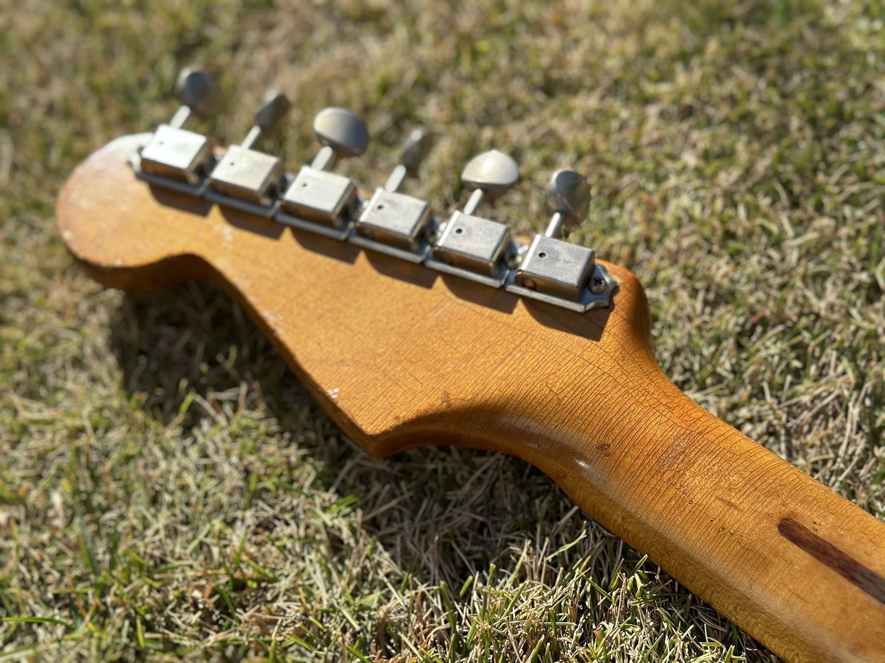 1961_strat_43_02.jpg