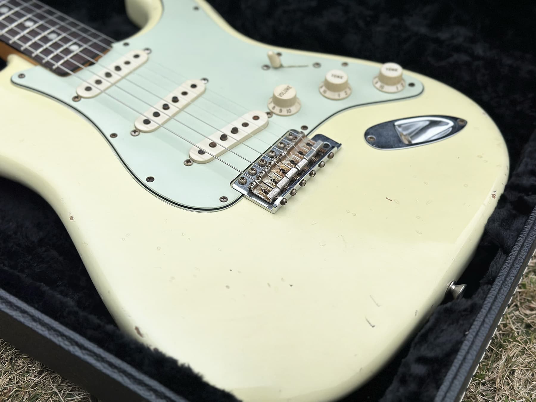 1965_fendercustomshop_st_43_10.jpg