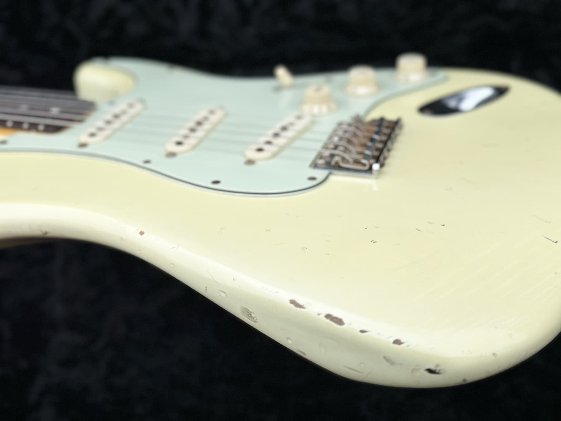 1965_fendercustomshop_st_43_07.jpg