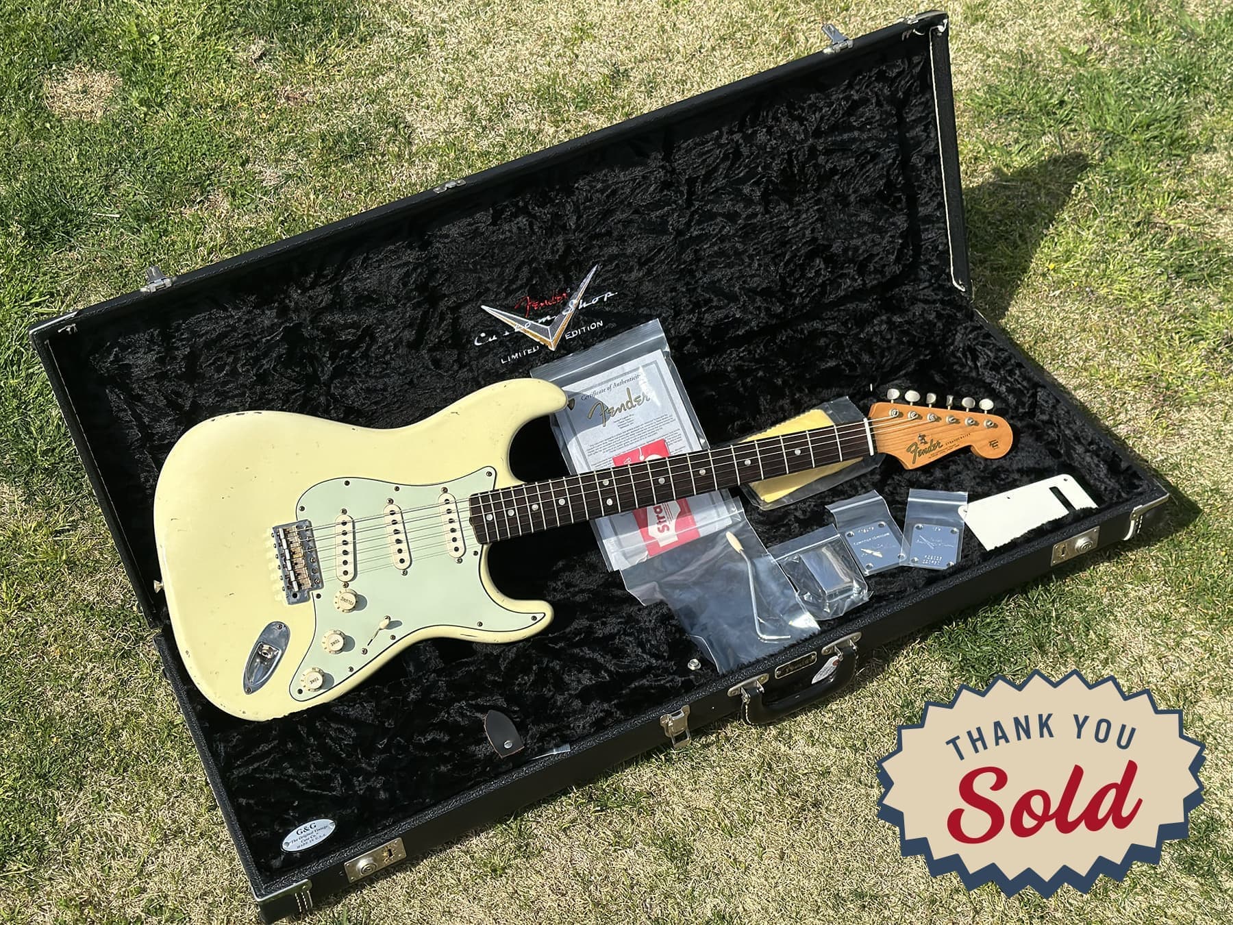 1965_fendercustomshop_st_43_top.jpg