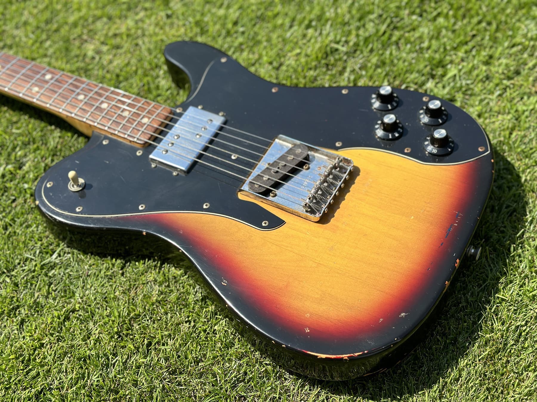 fender_1973_telecaster_custom_43_002.jpg