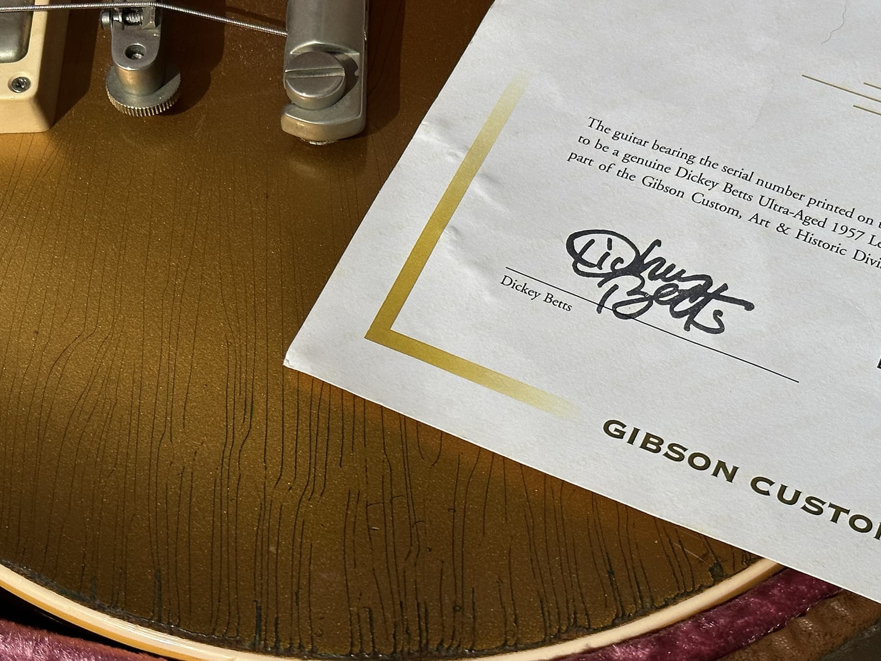 gibson_1957_lespaul_goldtop_43_08.jpg