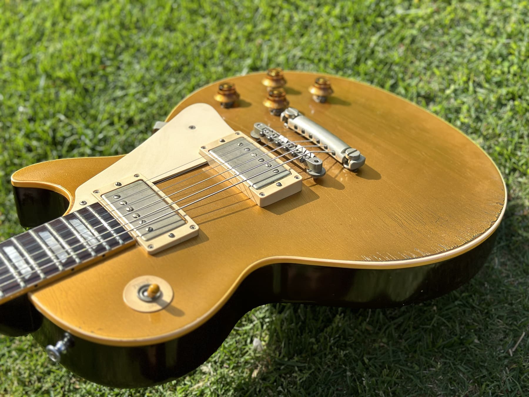 gibson_1957_lespaul_goldtop_43_06.jpg
